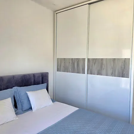 Apartment In 070