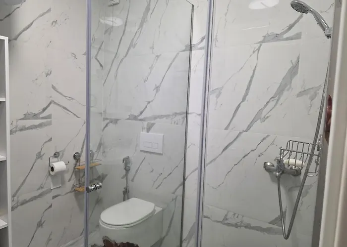 In 070 아파트 골렘